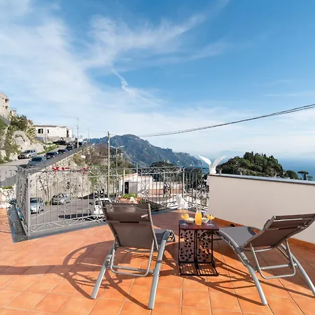 Semesterbostad Casa Astrea Terrace Over The Blue, Relax E Parking *