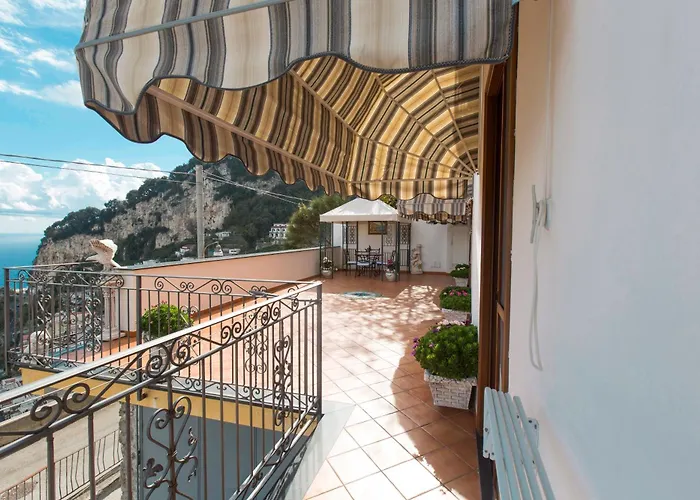 Semesterbostad Casa Astrea Terrace Over The Blue, Relax E Parking *